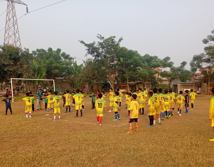 Bermain futsal